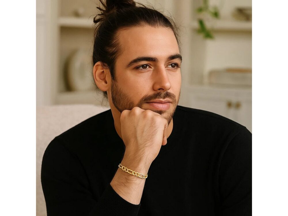 10k Yellow Gold Lite Figaro Bracelet (5.60 mm) - Image 5