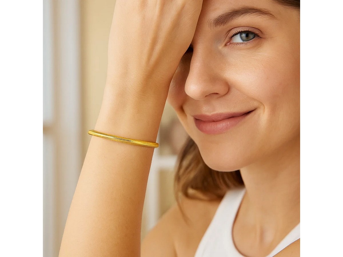 14K Yellow Gold Small Stretch Mesh Bracelet (3.40 mm) - Image 3