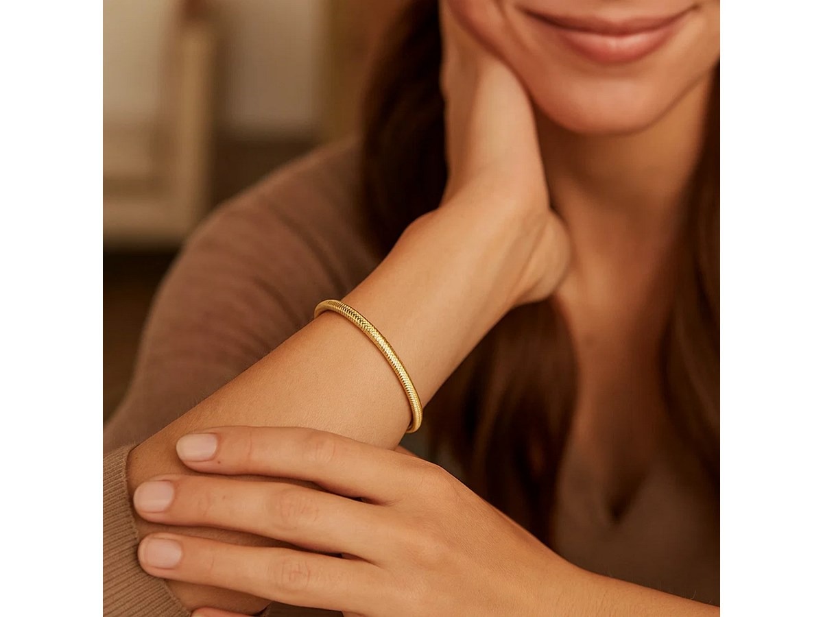 14K Yellow Gold Small Stretch Mesh Bracelet (3.40 mm) - Image 5