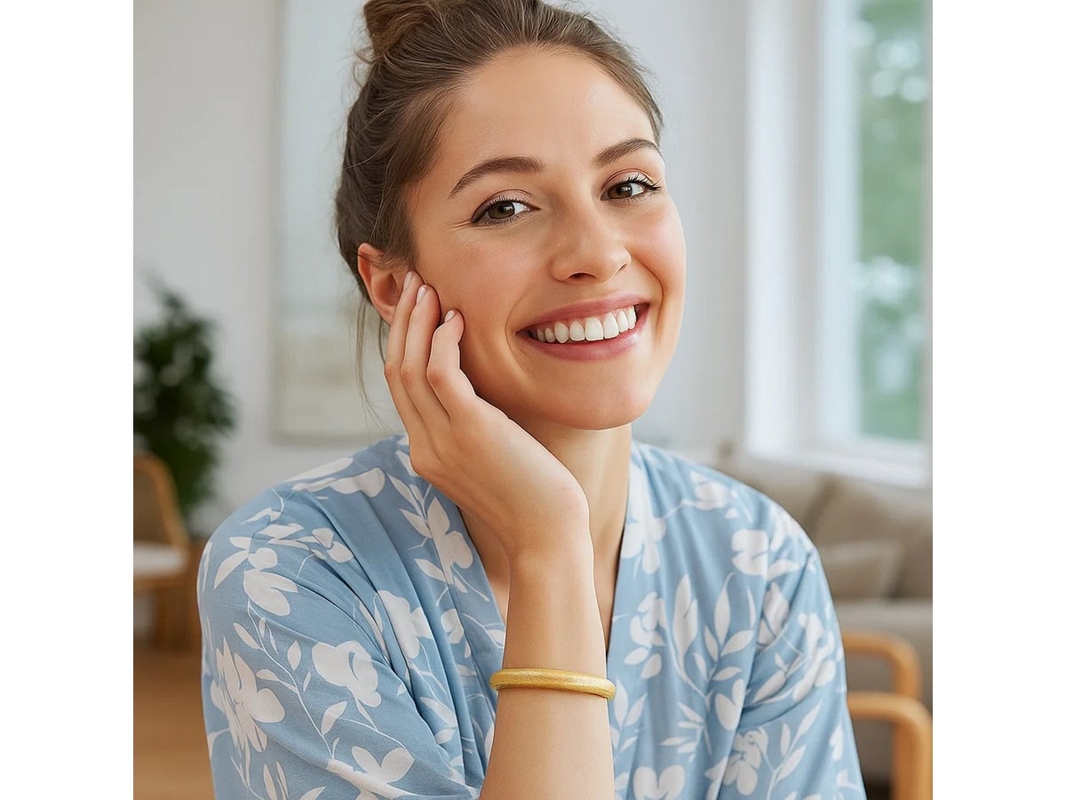 14K Yellow Gold Large Stretch Mesh Bracelet (8.80 mm) - Image 5